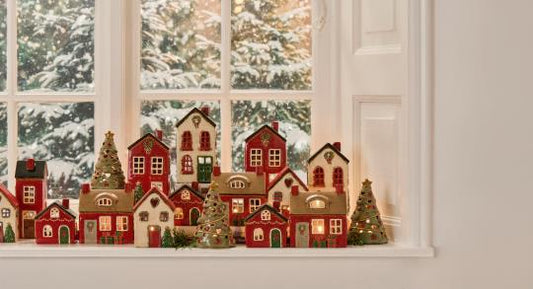 Ib Laursen Lichthaus Tannenbaum stehend Stillenat