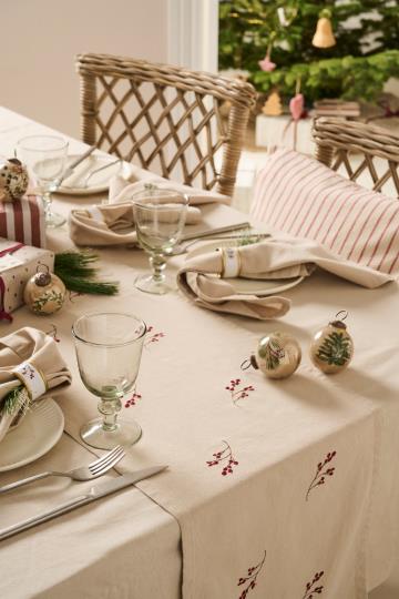 Ib Laursen Tischläufer Tradition Winterbeerzweigen leinenfarbig
