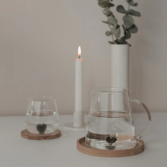 gl-222_karaffe_herz_schwarz_photocredits_eulenschnitt_4_1344x1344-jpg