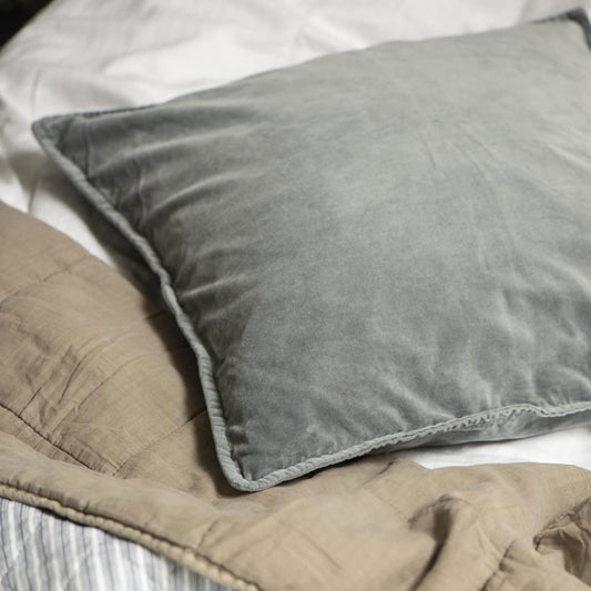 ib_laursen_kissenbezug_velours_staubig_blau_6230-68_2