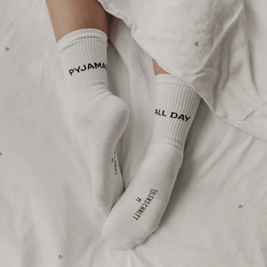 soc_109-111_socken_pyjamasallday_photocredits_eulenschnitt_7_1344x1344-jpgHusBSp12kJu5d