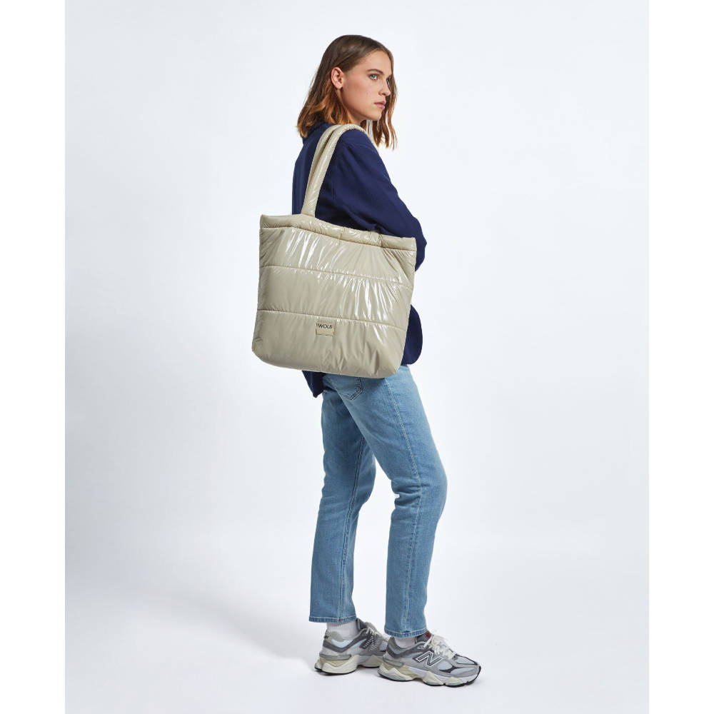 wouf_air_glossy_tote_bag_beige_XLQ230053_5