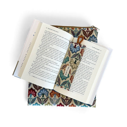 Buchumschlag mit Lesezeichen FLORA
