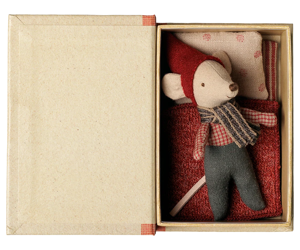 Maileg Weihnachtsmaus, Baby im Buch