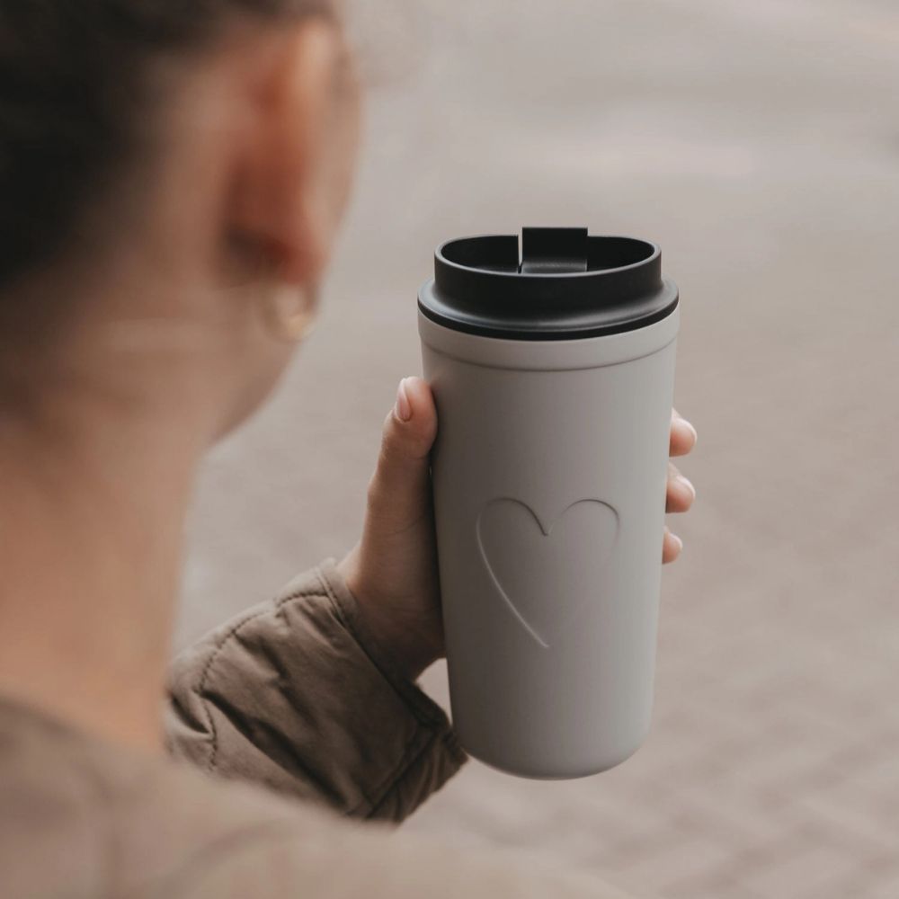 Eulenschnitt To-go-Becher Herz grau 540ml