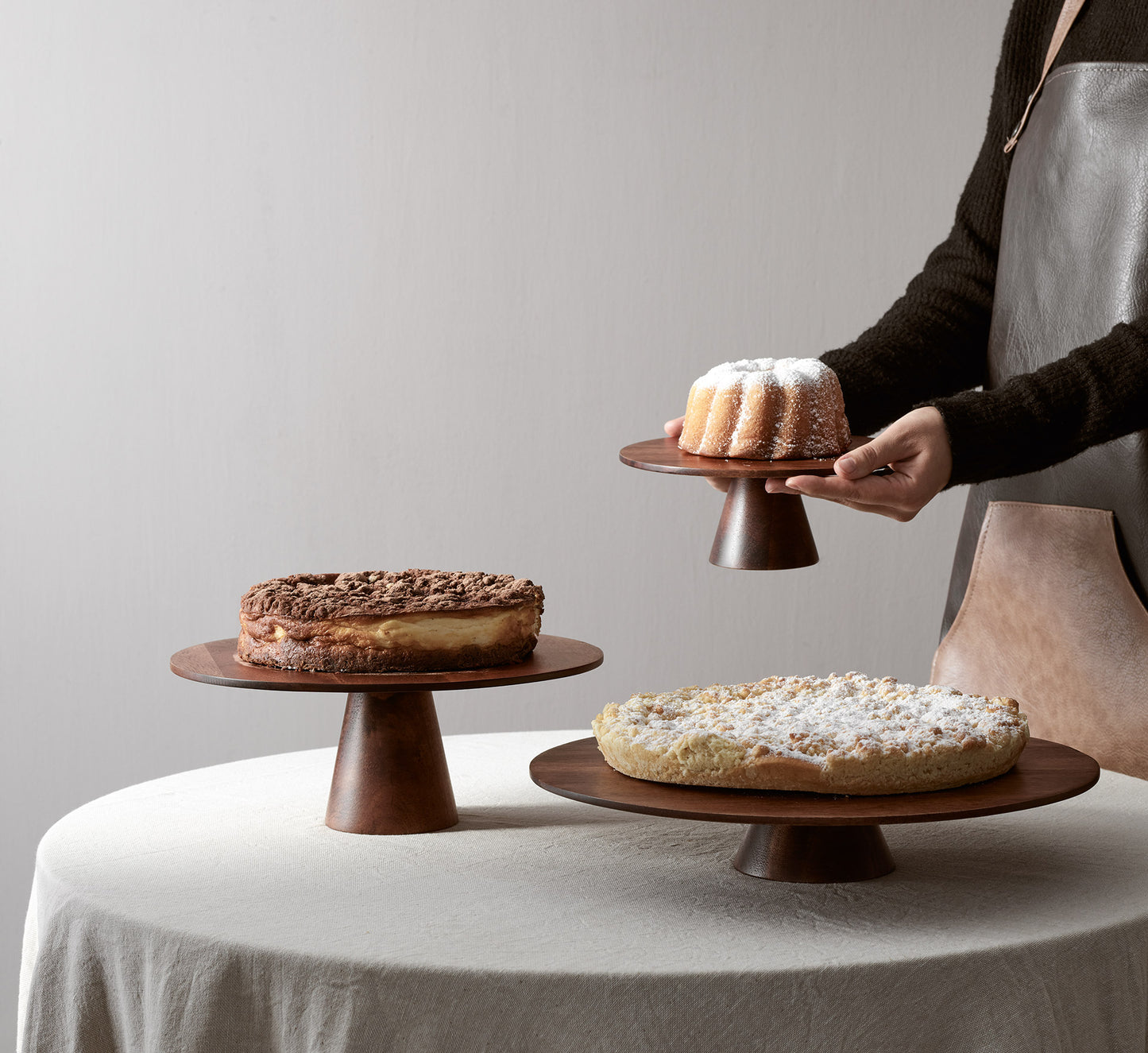 Wooden-Foodstands-Kuchen