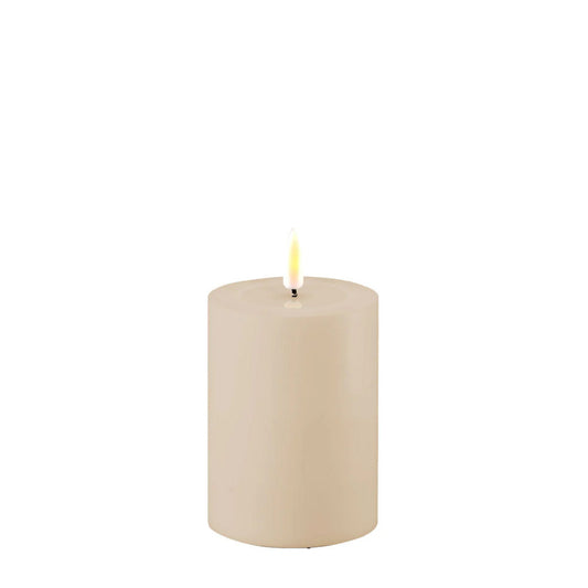 deluxe_homeart_outdoor_led_stumpenkerze_sand_7-5x10cm_RF-UL-0064_1