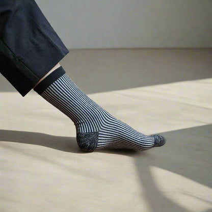 KLUE Glitter Lurex Socken aus umweltfreundlichem Lyocell | Streifen Schwarz