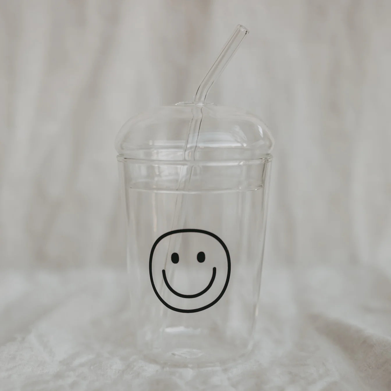 gl-165_trinkglas_smiley_schwarz_photocredits_eulenschnitt_2_1344x1344-jpg