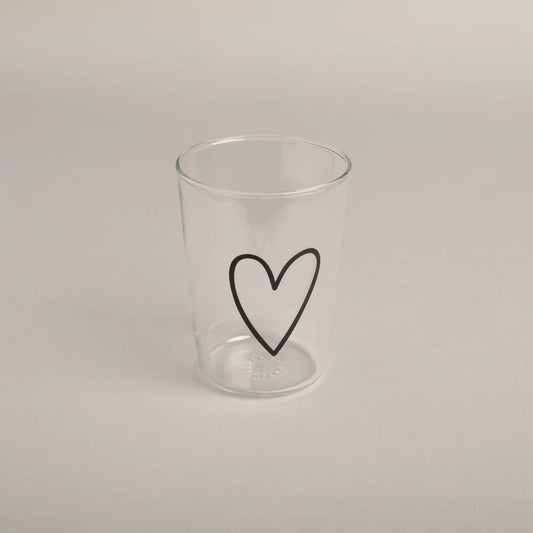 gl-167_trinkglas_herz_schwarz_photocredits_ericanders_1_1344x1344-jpg