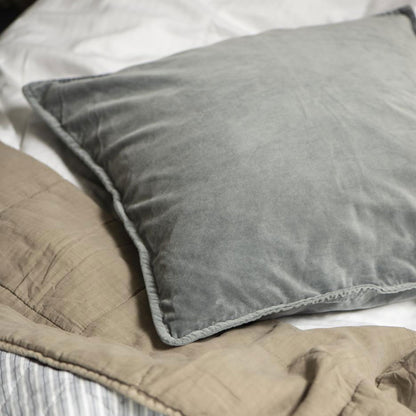 ib_laursen_kissenbezug_velours_staubig_blau_6230-68_2