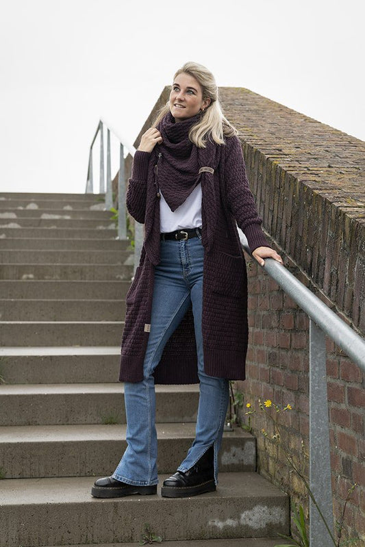 jaida-dreiecksschal-aubergine-202509-de-G