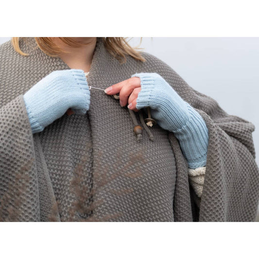 knit_factory_Handstulpen_Cleo_urban_green_KF-146-075-125-50_2