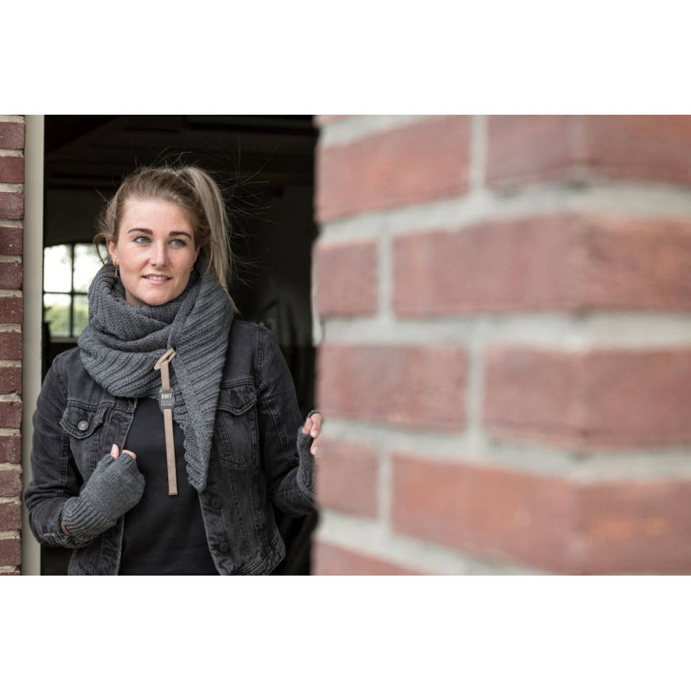 knit_factory_Handstulpen_Cleo_urban_green_KF-146-075-125-50_3