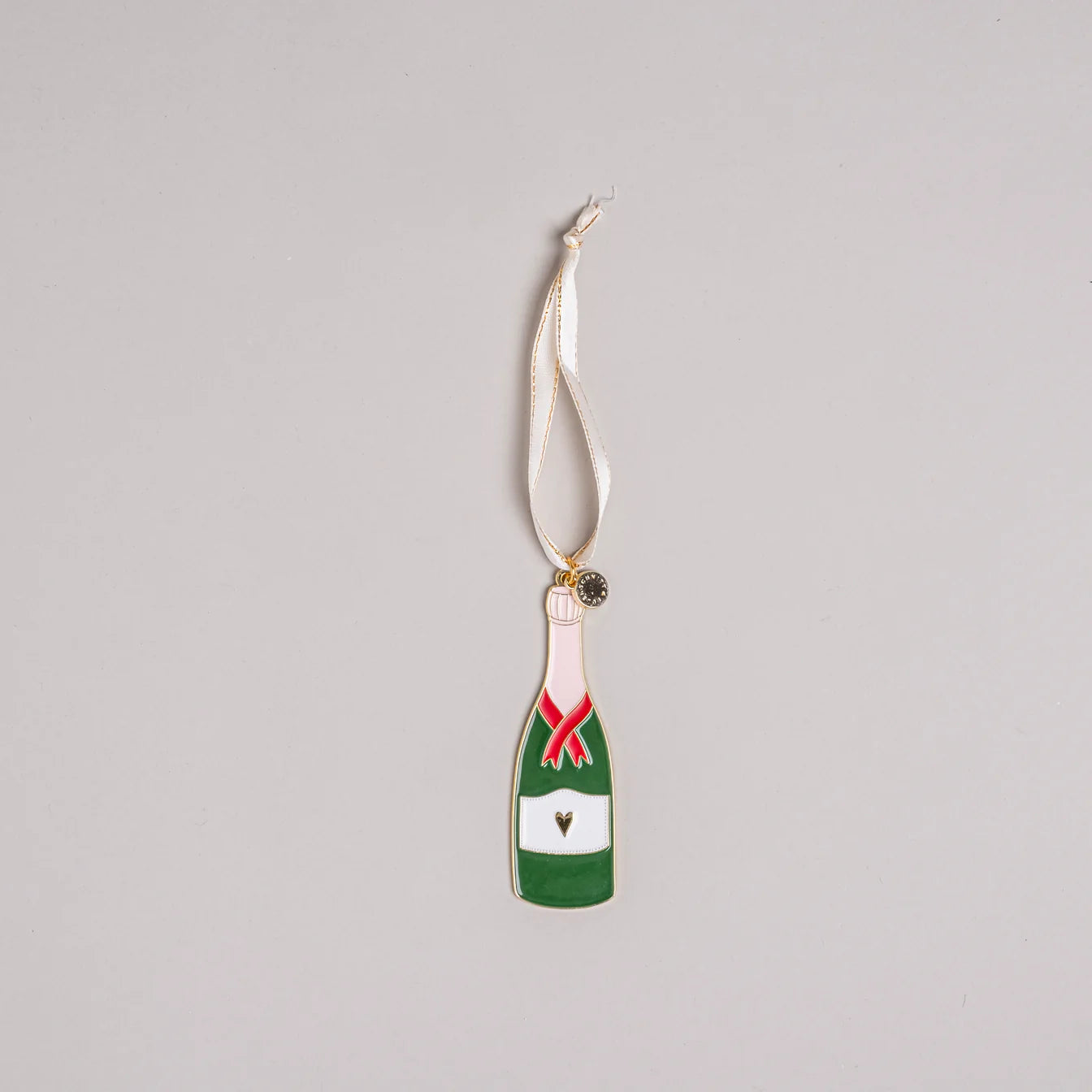 mt-060_champagner_photocredits_ericanders_2_1344x1344-jpg