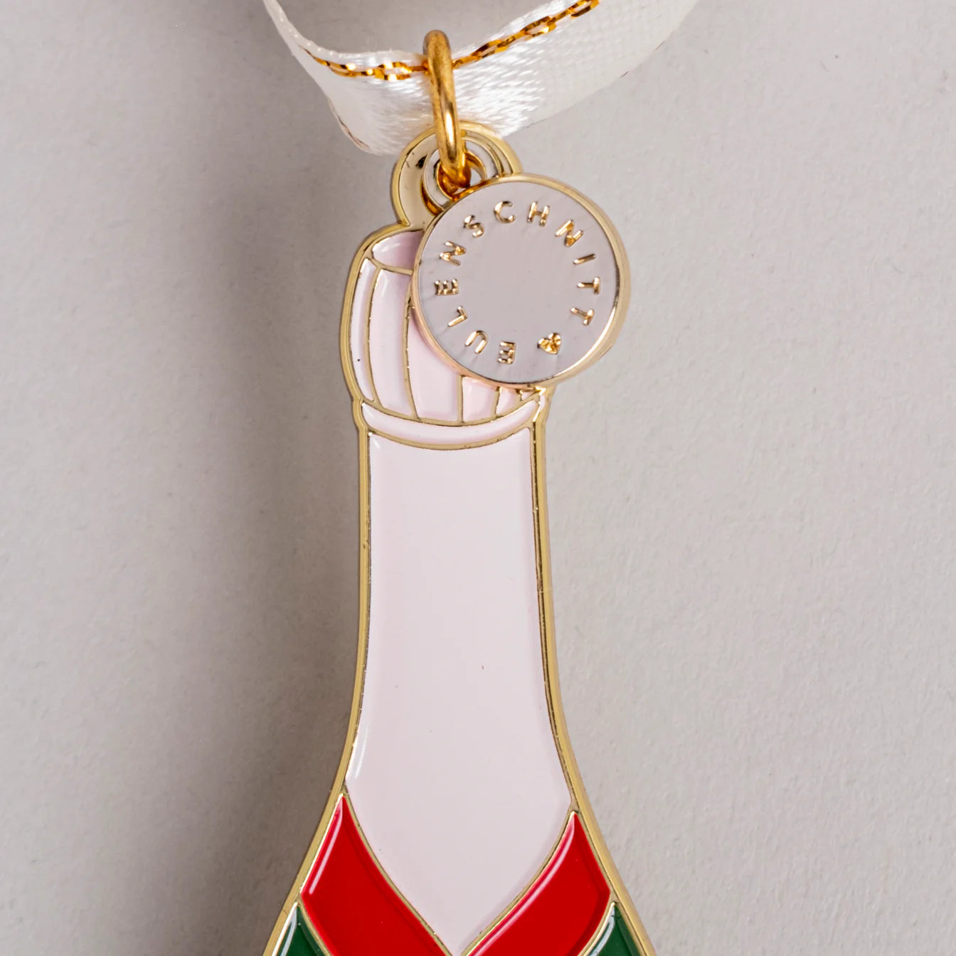 mt-060_champagner_photocredits_ericanders_3_1344x1344-jpg