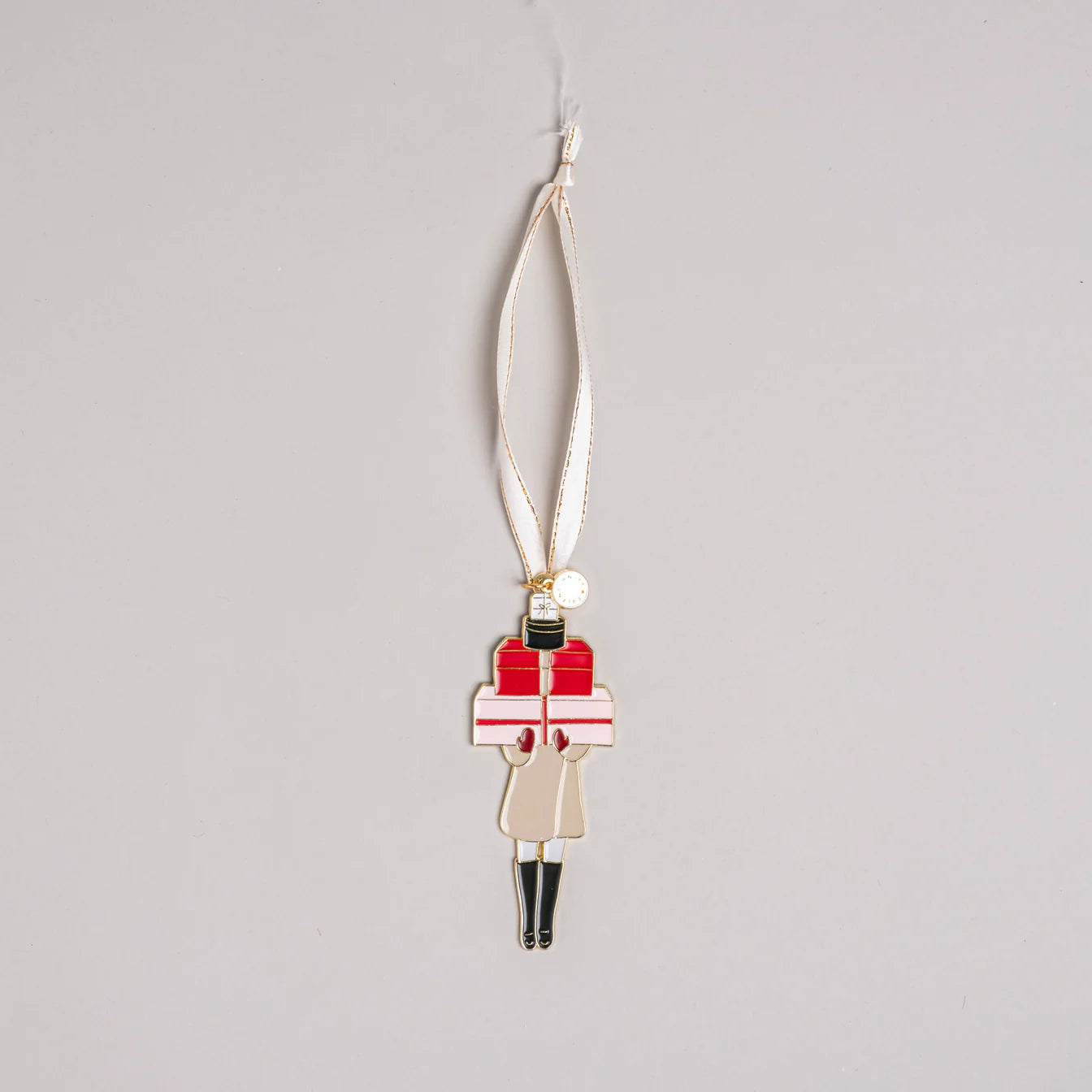 mt-066_weihnachtsmaedchen_photocredits_ericanders_2_1344x1344-jpg