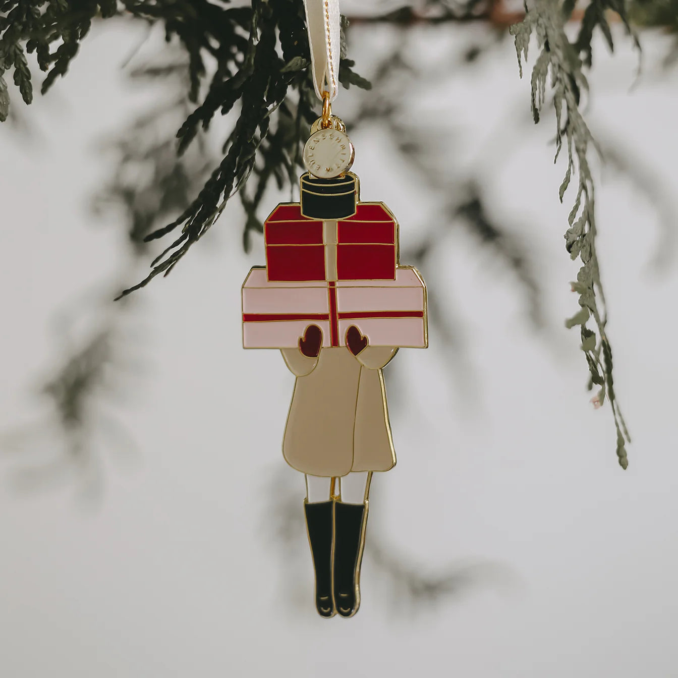 mt-066_weihnachtsmaedchen_photocredits_eulenschnitt_1_1344x1344-jpg