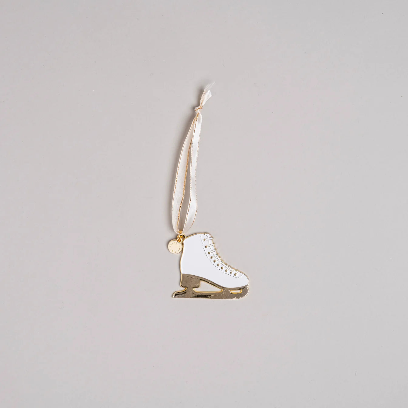 mt-57_schlittschuhe_photocredits_ericanders_2_1344x1344-jpg