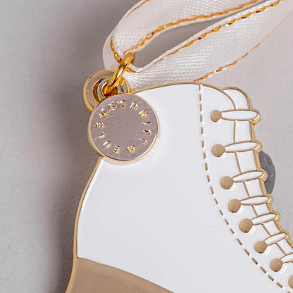 mt-57_schlittschuhe_photocredits_ericanders_4_1344x1344-jpg