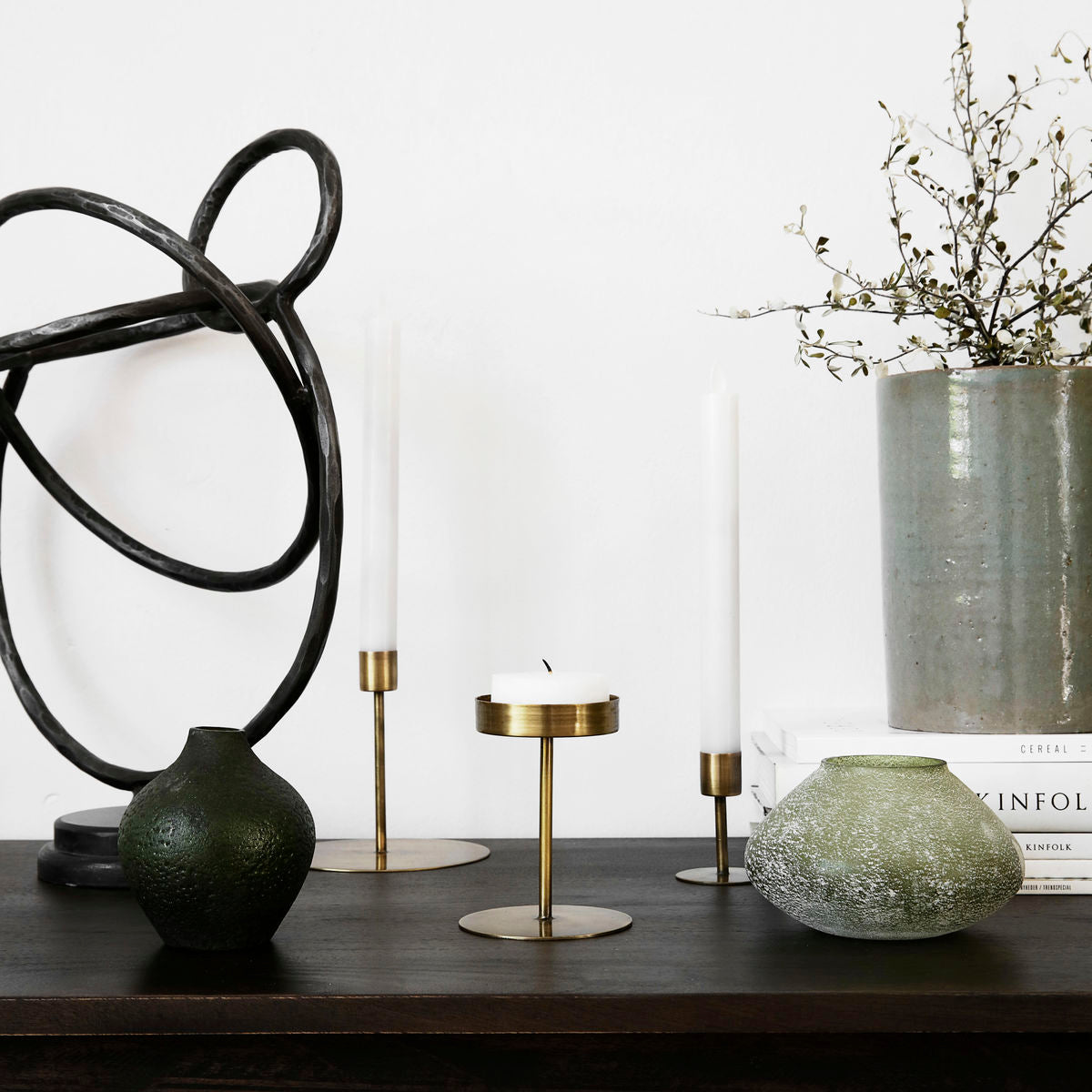 neuheiten-living-marken-raumaccessoires-dekoration-objekte-house-doctor-kerzenhalter-antique-brass-wg28690-_0