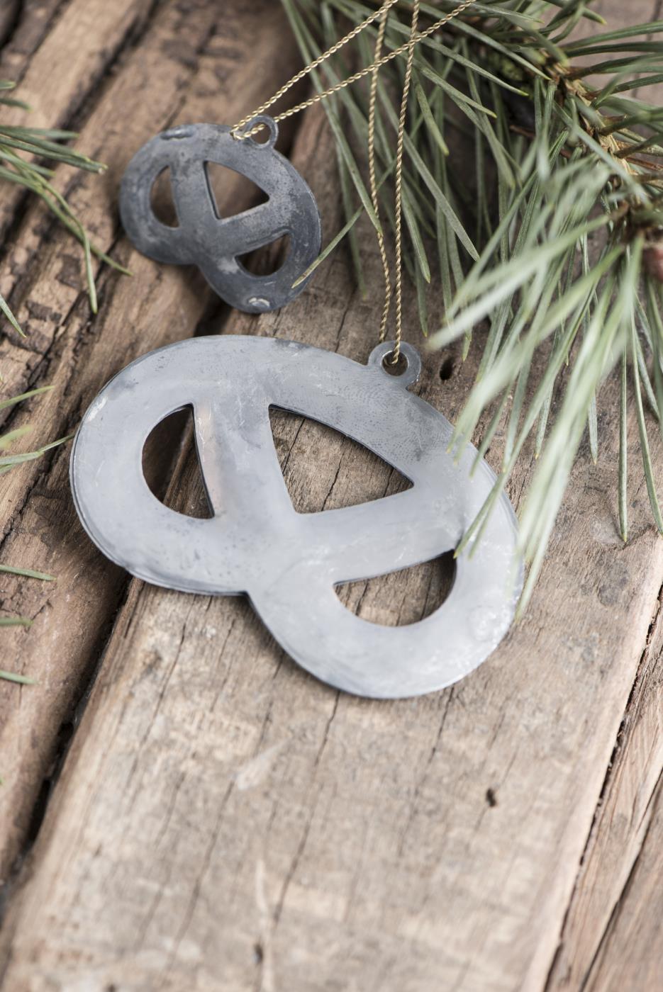 neuheiten-saisonales-marken-weihnachten-ib-laursen-deko-baumhaenger-advent-tannenbaumschmuck-pretzel-m-goldfarbigem-draht-wg28798-_1