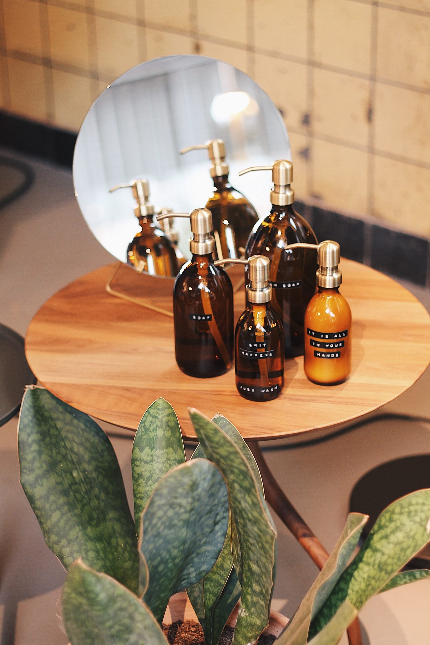 neuheiten-tisch-kueche-geschenke-lifestyle-kuechenhelfer-kosmetik-kuechen-handseifen-handsoap-shit-wg28815-_4