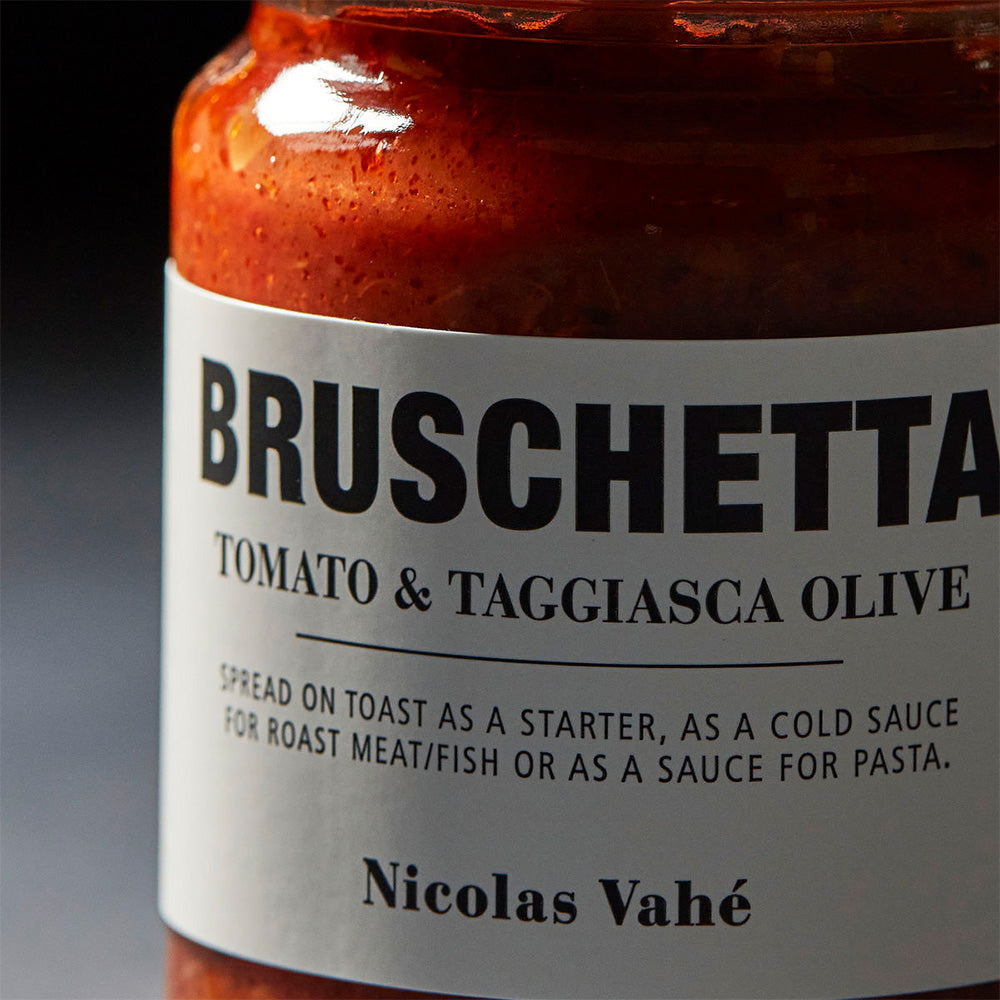 nicolas-vahe-bruschetta-mit-tomate-taggiasca-olive-135-g-107650010-4