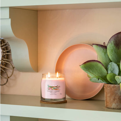 yankee_candle_desert_blooms_Signature_M_2-Docht_1749330E_2