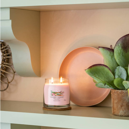 yankee_candle_desert_blooms_Signature_M_2-Docht_1749330E_2